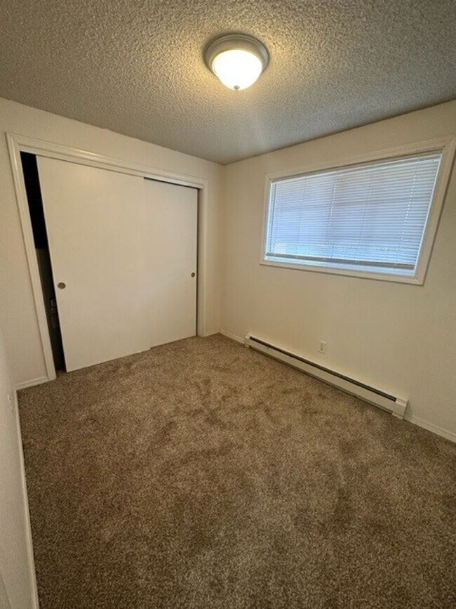 Building Photo - 1343