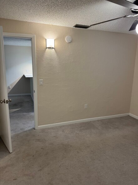 Building Photo - 141 Fernery Rd
