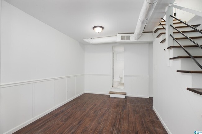 Building Photo - 724 Rose Dr