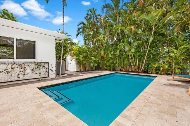 Building Photo - 9065 Emerson Ave