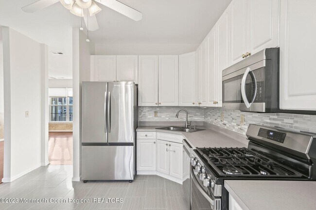 Building Photo - 19 Persimmon Ln