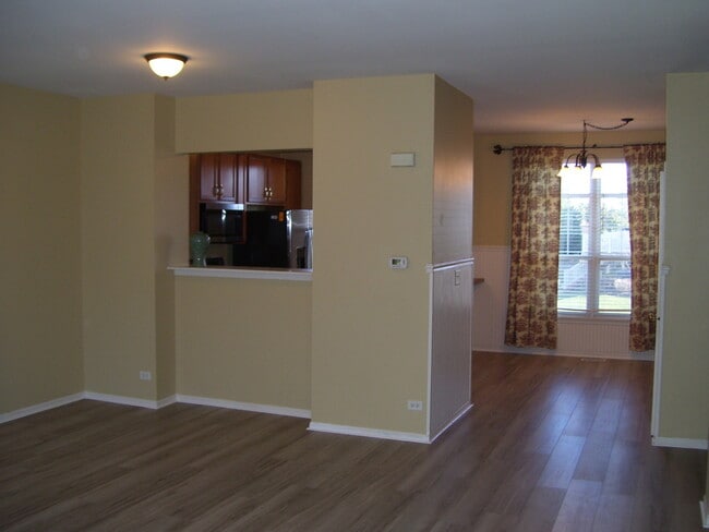 Building Photo - 3376 Bradbury Cir