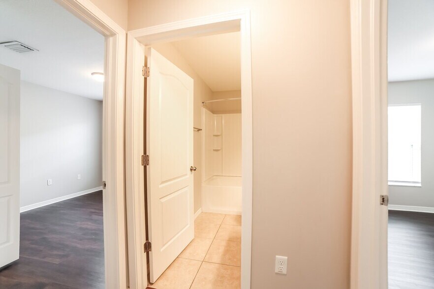 Building Photo - 7329 Lumber Port Dr