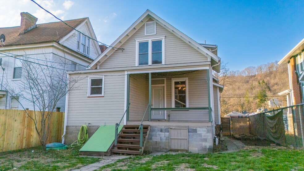 Building Photo - 163 S Park St