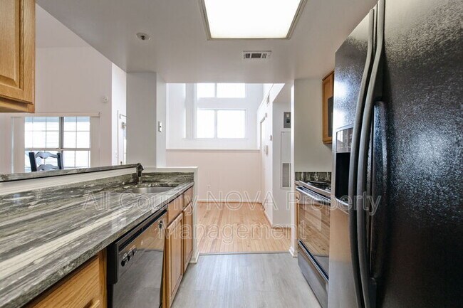 Building Photo - 14069 Vista Dr