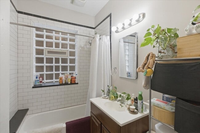 Building Photo - 1042 North Kedzie-1