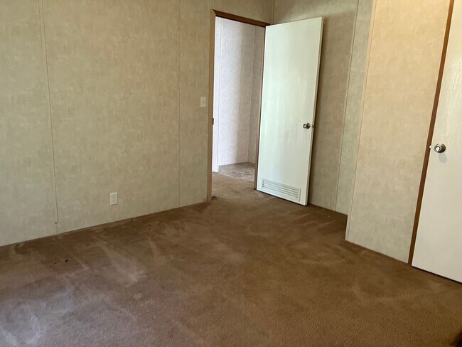 Building Photo - 4067 Gallemore Ln