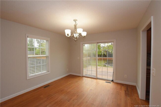 Building Photo - 730 Northview Dr