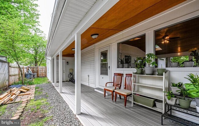 Building Photo - 4005 Lees Corner Rd