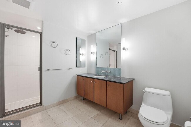 Building Photo - 1025 1st St SE