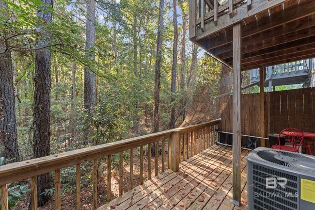 Building Photo - 600 Cheshire Ln