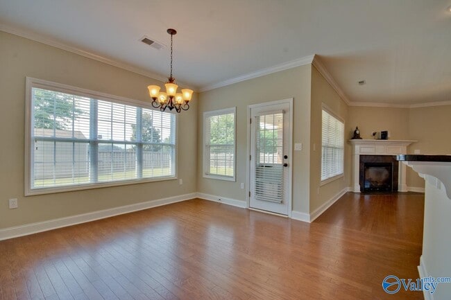 Building Photo - 112 SW Autumn Cove Dr