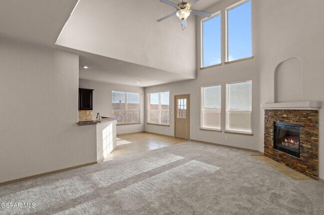 Building Photo - 14335 Alma Point
