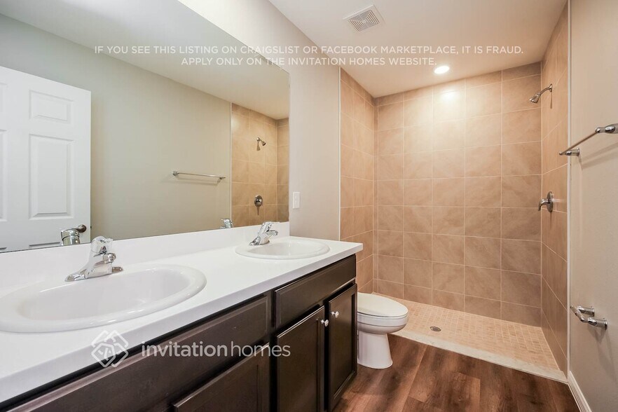 Building Photo - 2882 Logsdon St