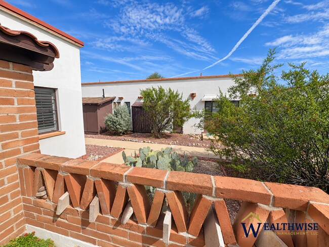 Building Photo - 302 S Paseo Cerro