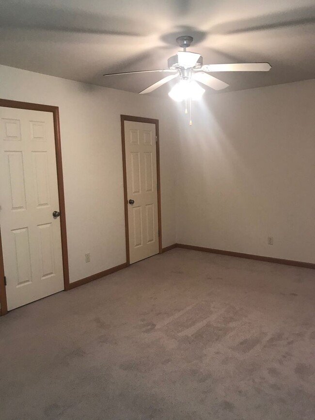 Building Photo - 5520-22 Hunley Ct.