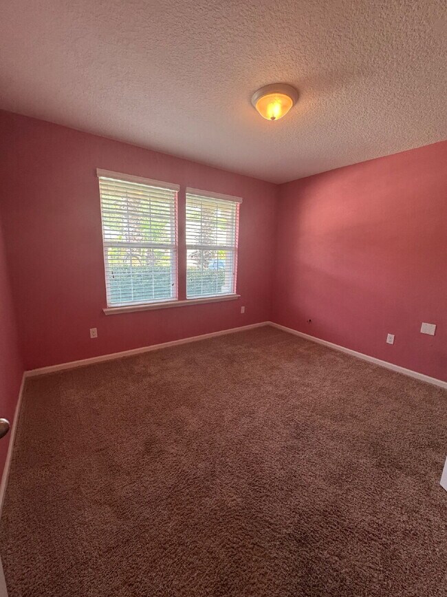 Building Photo - For Rent in Yellow Bluff Landing – Spaciou...