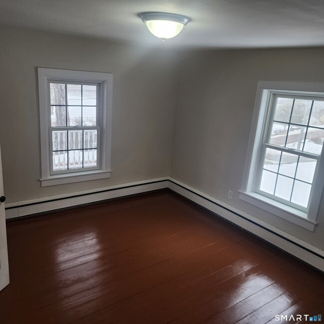 Building Photo - 88 Baker Ln