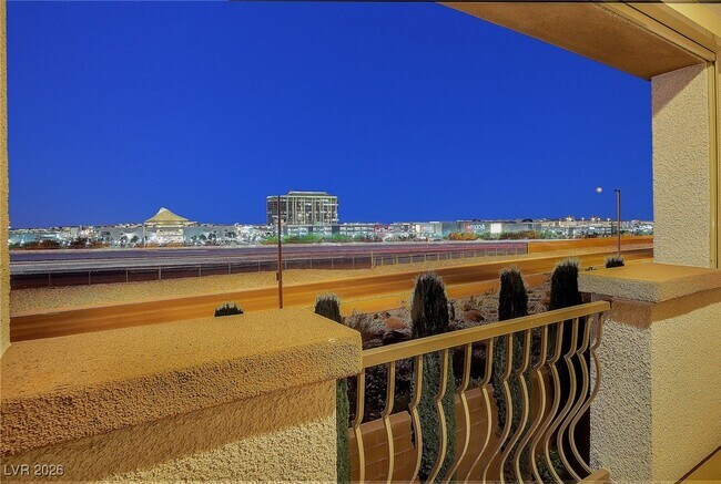 Building Photo - 2000 Solvang Mill Dr