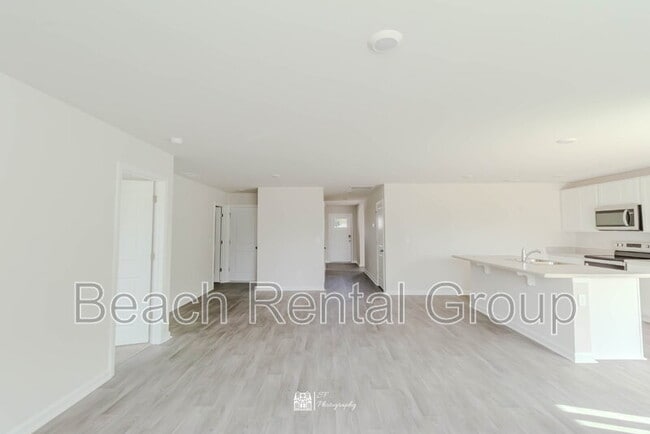 Building Photo - 286 Jeff Waters Cir