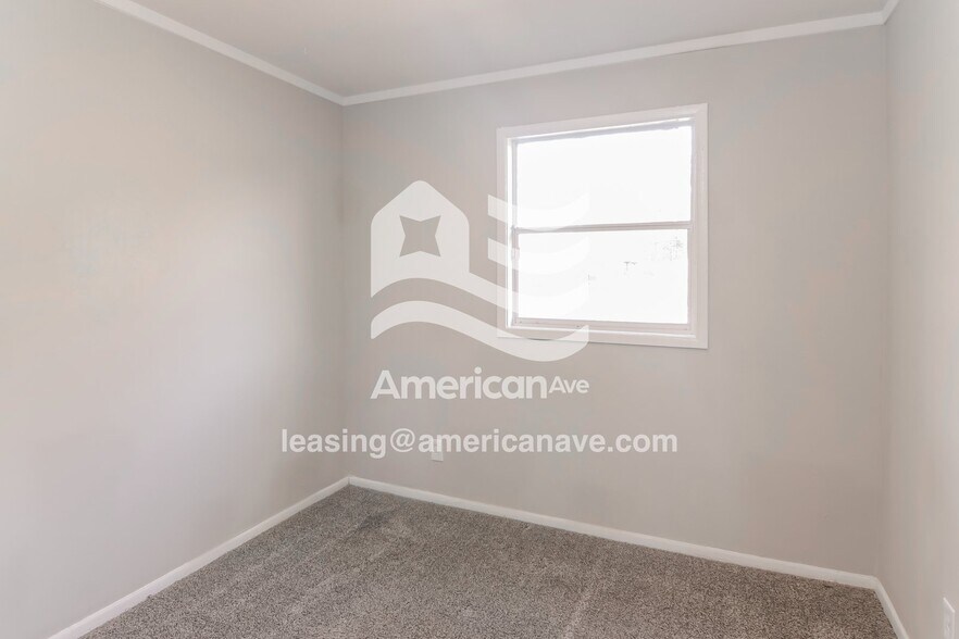 Building Photo - 4202 Snellings Dr