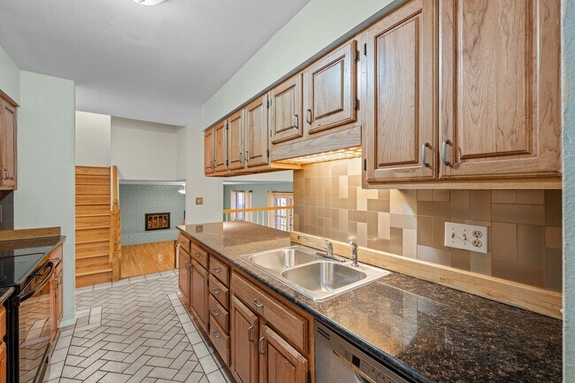 Building Photo - 8022 E Bucknell Pl