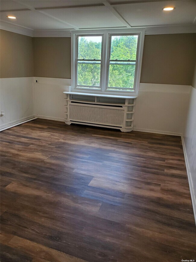 Building Photo - 37 Maplewood Rd