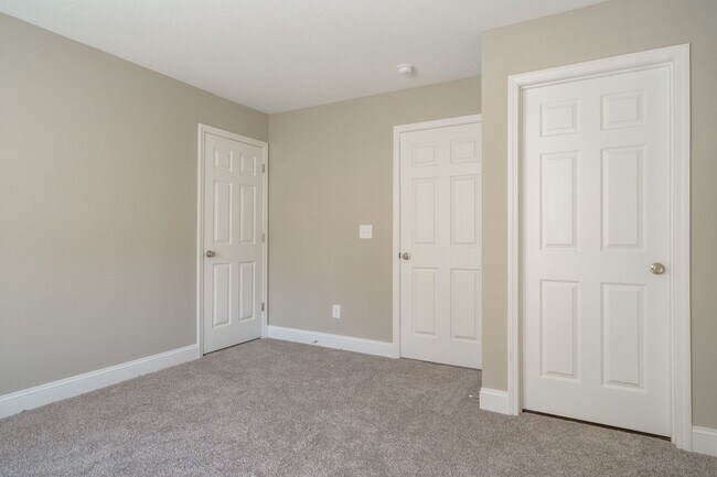 Building Photo - 91 E Main St