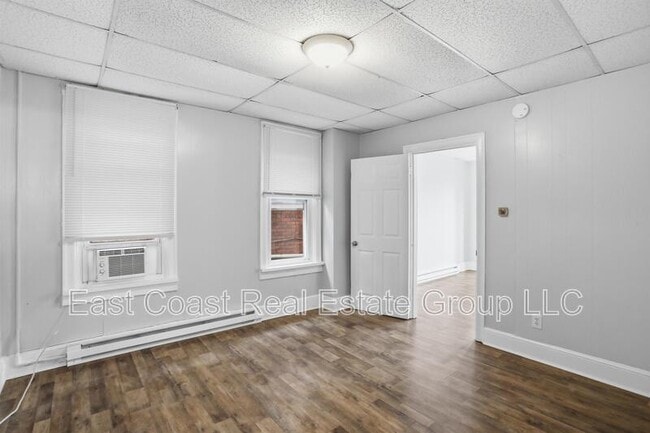 Building Photo - 207 N Mulberry St