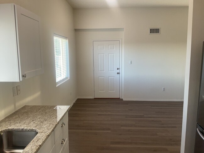 Building Photo - 10428 Pamplona St NW