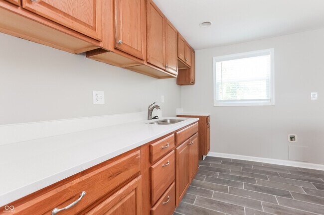 Building Photo - 2313 Bernie Dr