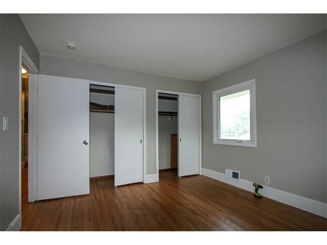 Building Photo - 8613 Zenith Rd