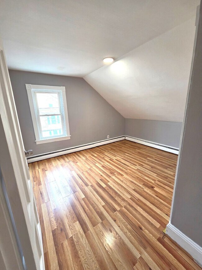 Building Photo - 90-92 Boutwell Street