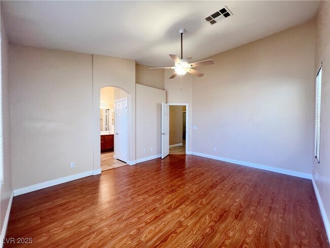 Building Photo - 258 Whitewater Village Ct