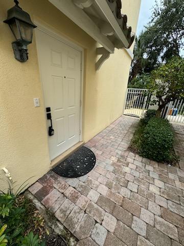 Building Photo - 500 Capistrano Dr
