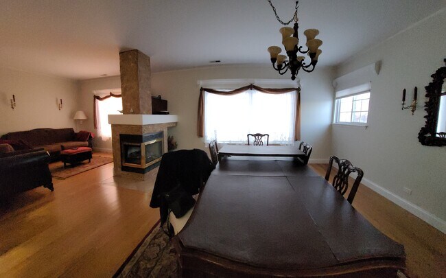 Building Photo - 2075 College Green Dr