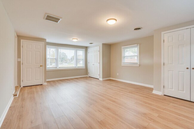 Building Photo - 2614 Mimosa Ln