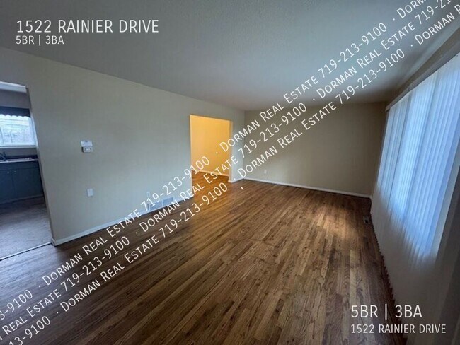 Building Photo - 1522 Rainier Dr