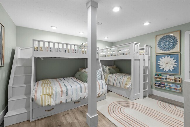 Building Photo - 65 Starboard Ln