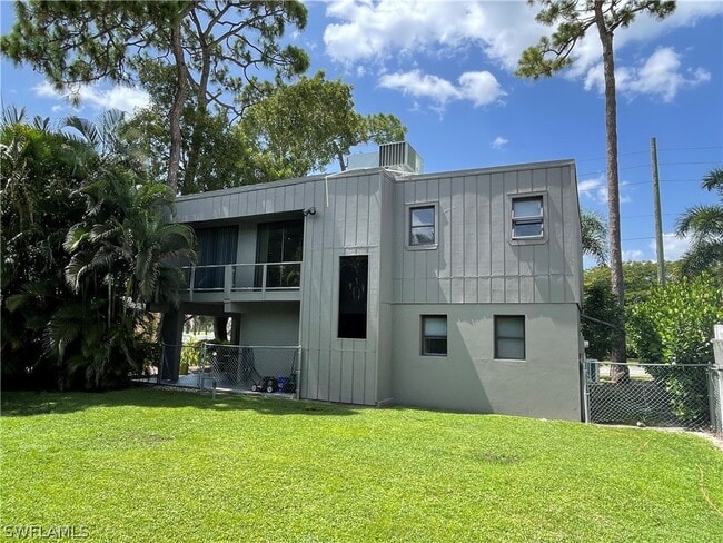 Building Photo - 1702 Hill Ave