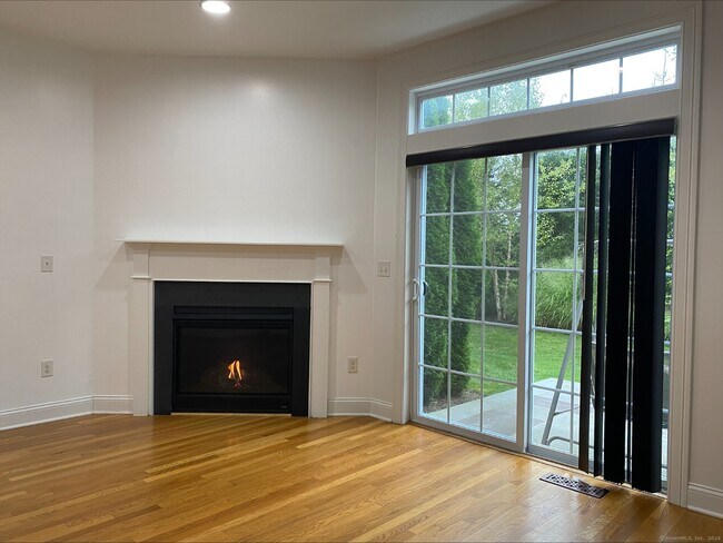 Building Photo - 40 Copper Square Dr