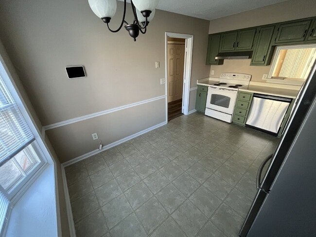 Building Photo - 917 Shelby Dr