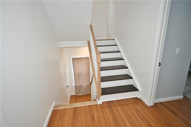 Building Photo - 604 Chislett St