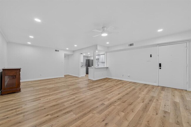 Building Photo - 12633 Memorial Dr