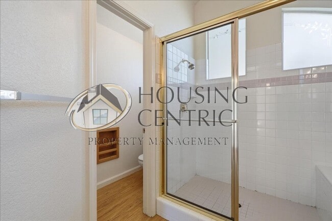 Building Photo - Beautiful Single Story Rental in the Heart of Folsom