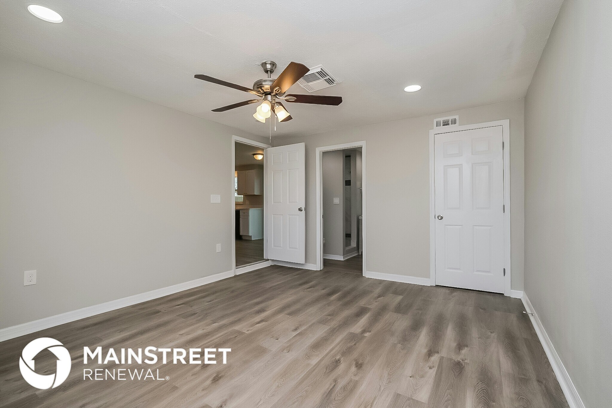 Building Photo - 5040 Valimor Dr