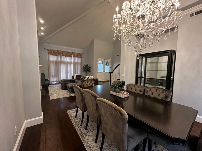 Building Photo - 4824 Longcove Dr