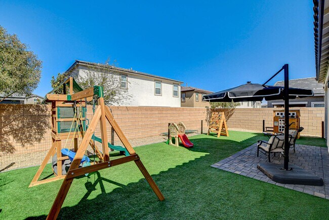 Building Photo - BEAUTIFUL 3 BED 2 BATH IN GATED MOUNTAINS ...