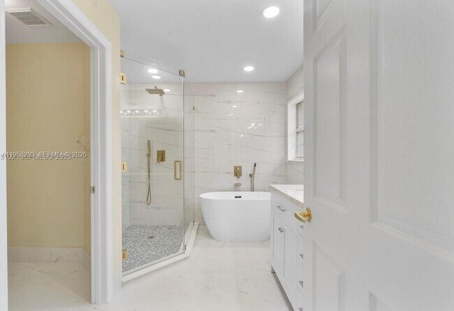 Building Photo - 5310 NW 124th Way