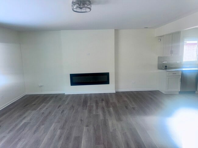 Building Photo - 15119 Meadow Ln